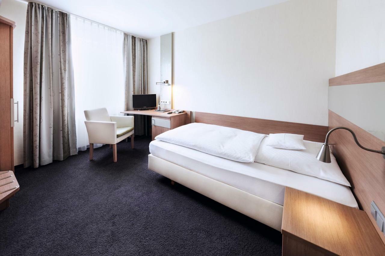 Hotel Rieth Boeblingen Exterior photo